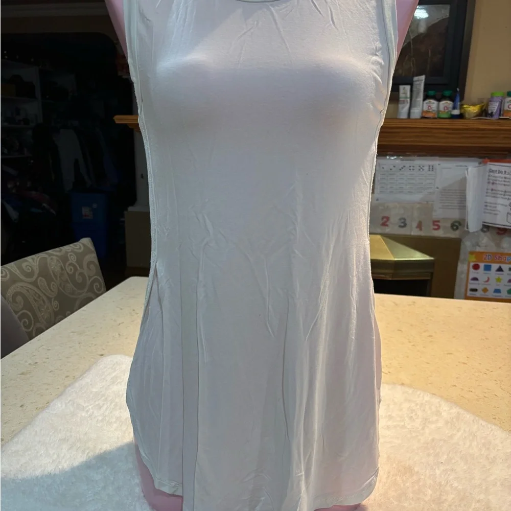 Wilfred White Sleeveless Tank Top - Picture 5 of 9